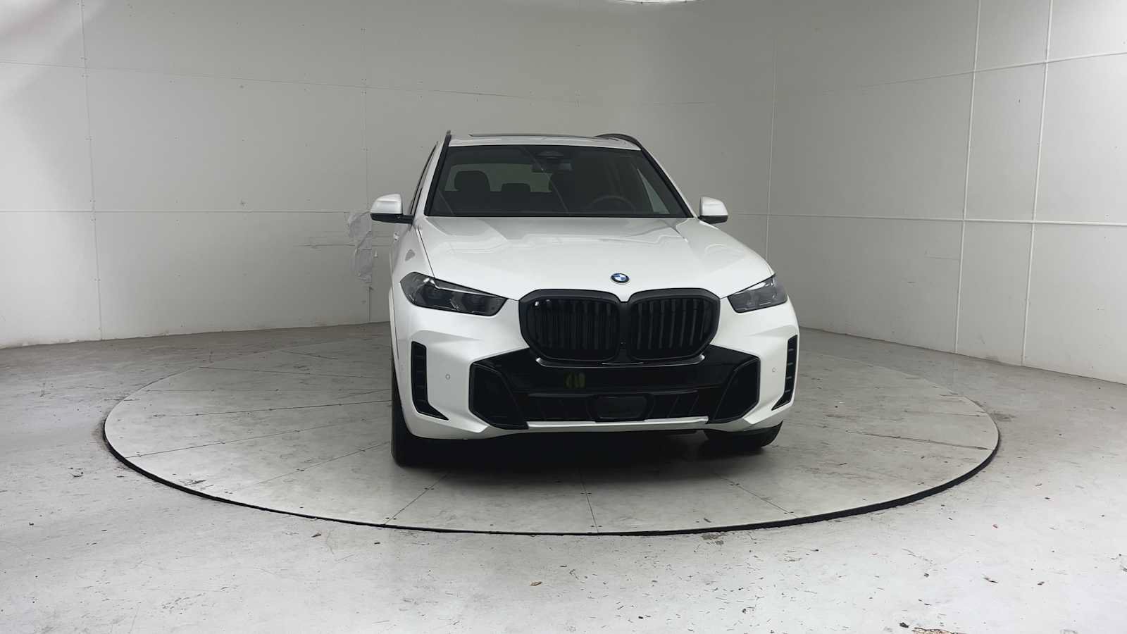 Used 2025 BMW X5 xDrive40i w/ M Sport Package AWD/4WD image 7