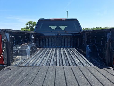 Used 2021 Chevrolet Silverado 1500 LT AWD/4WD image 28