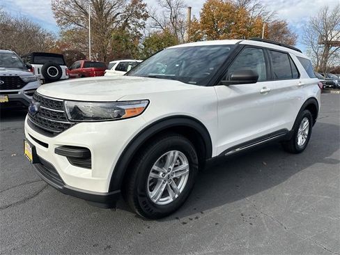 Certified 2022 Ford Explorer XLT image 9