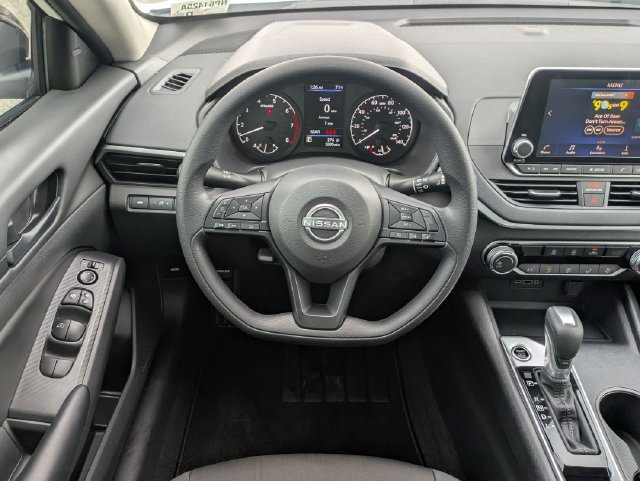 Used 2025 Nissan Altima 2.5 S FWD image 31