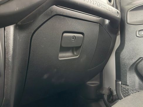 Used 2021 Jeep Wrangler Unlimited Sport AWD/4WD image 44