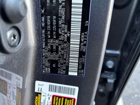 Used 2025 Toyota Highlander LE FWD image 29