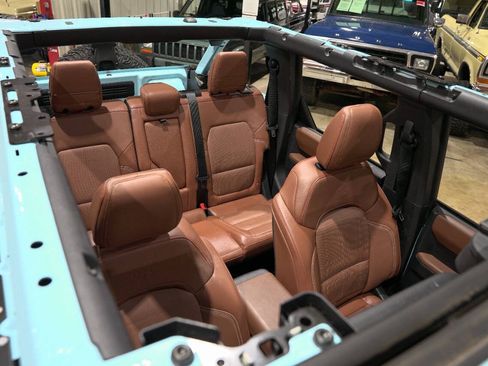 Used 2023 Ford Bronco Heritage Edition AWD/4WD image 18