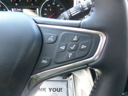 Used 2018 Chevrolet Equinox Premier image 25