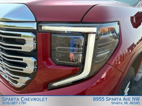 Used 2023 GMC Sierra 1500 AT4 w/ Technology Package AWD/4WD image 10
