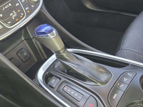 Used 2018 Chevrolet Volt Premier w/ Driver Confidence Package image 11