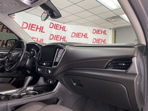 Used 2020 Chevrolet Traverse LT w/ Driver Confidence II Package AWD/4WD image 13