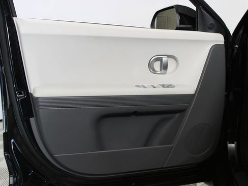 Used 2024 Hyundai Ioniq 5 SE RWD image 6