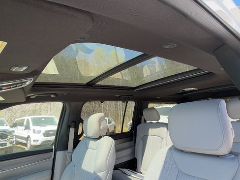 New 2026 Jeep Grand Wagoneer Limited AWD/4WD image 18