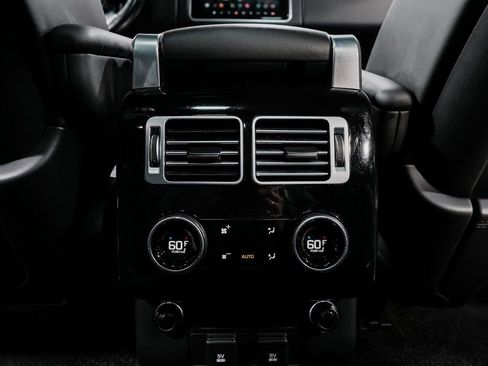 Used 2020 Land Rover Range Rover HSE image 32