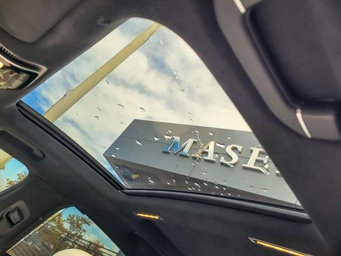 Used 2022 Mercedes-Benz S 580 4MATIC Sedan w/ AMG Line Package image 9