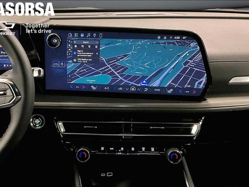 Certified 2026 Chevrolet Traverse LT w/ Driver Confidence Package FWD image 6