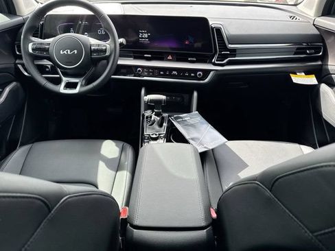 Used 2025 Kia Sportage EX w/ Premium Package AWD/4WD image 9