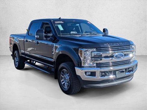 Used 2019 Ford F350 Lariat w/ Camper Package image 3