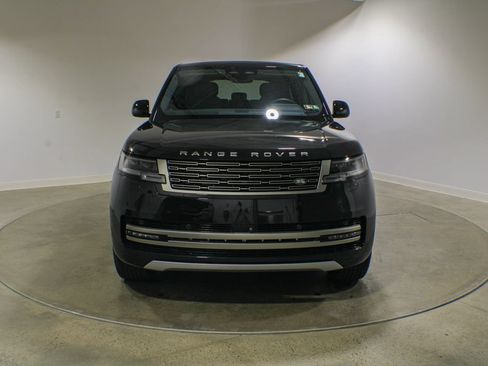 Used 2024 Land Rover Range Rover SE AWD/4WD image 2