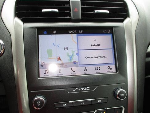 Used 2019 Ford Fusion SE FWD image 21