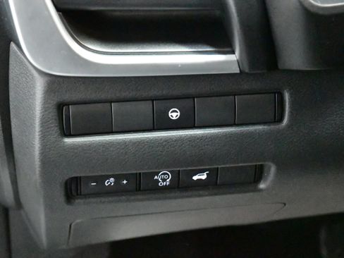 Used 2023 Nissan Rogue SV w/ SV Premium B Package image 31