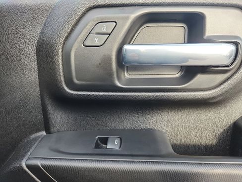 Used 2023 Chevrolet Silverado 2500 Custom w/ Custom Convenience Package image 33