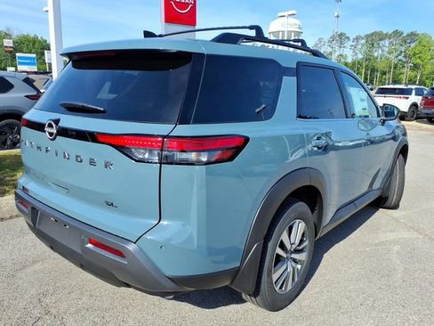 New 2026 Nissan Pathfinder SL FWD image 3