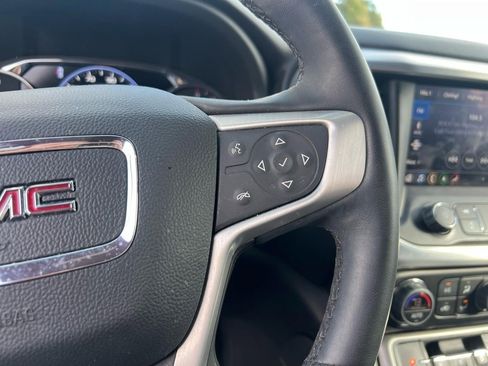 Used 2023 GMC Acadia SLT w/ Elevation Edition image 10