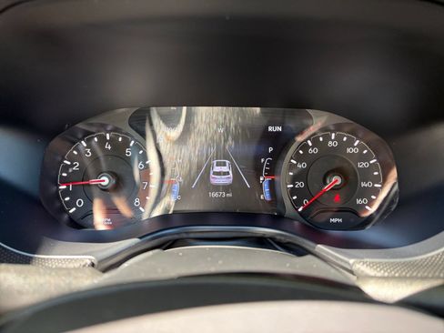 Used 2025 Jeep Compass Trailhawk AWD/4WD image 39