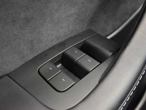 Used 2021 Tesla Model Y Performance image 27