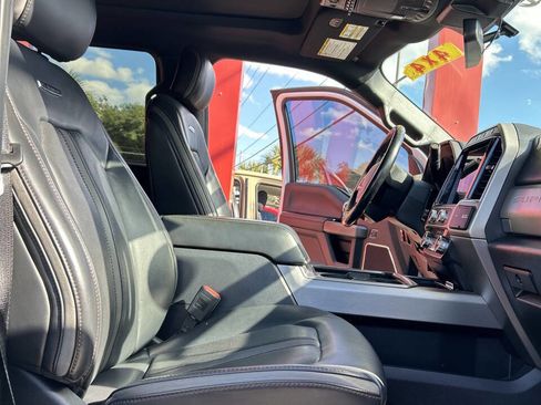 Used 2022 Ford F250 Platinum image 9