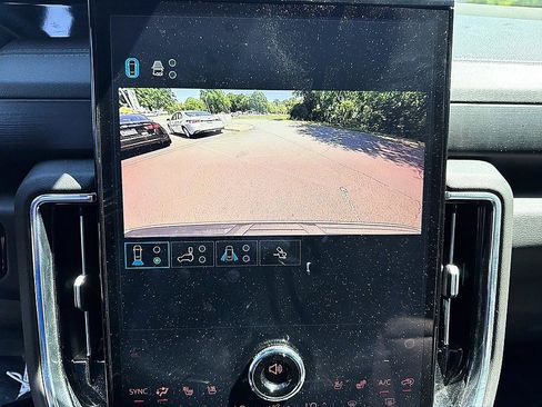 Used 2025 GMC Yukon Denali RWD image 6