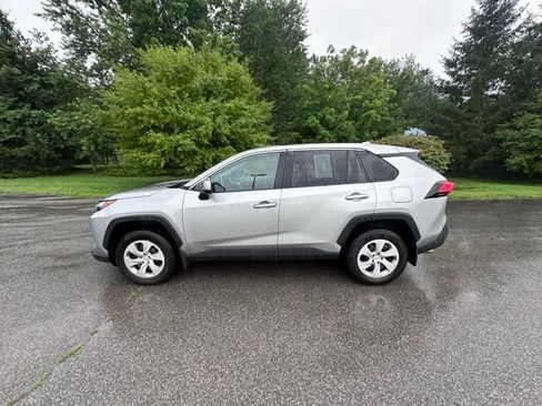Used 2024 Toyota RAV4 LE AWD/4WD image 6