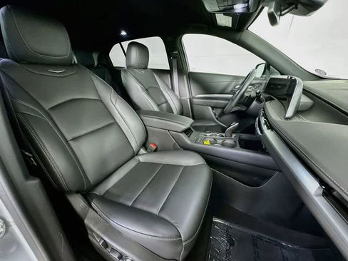 Used 2025 Cadillac XT4 Premium Luxury FWD image 15