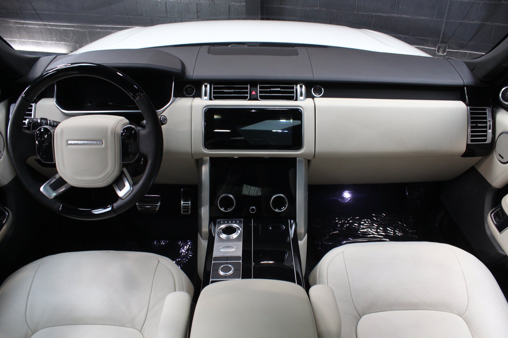 Used 2022 Land Rover Range Rover P525 Westminster Edition AWD/4WD image 30
