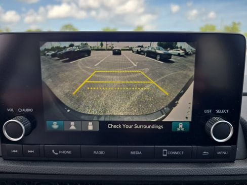 Used 2025 Honda CR-V Sport image 18