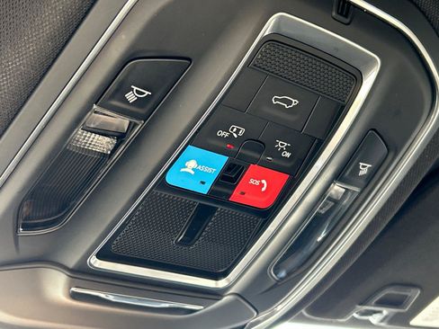 Used 2024 Jeep Grand Cherokee Altitude AWD/4WD image 19
