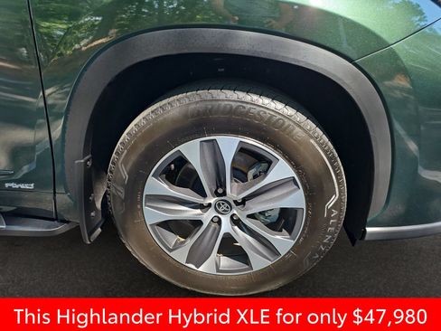 Used 2025 Toyota Highlander XLE AWD/4WD image 42