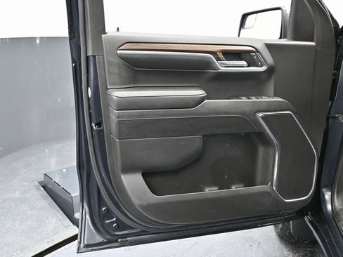 Used 2024 Chevrolet Silverado 1500 LT image 39