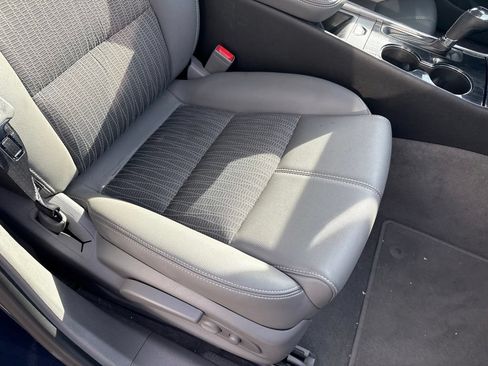 Used 2018 Chevrolet Impala LT FWD image 26