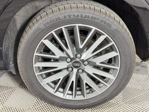 Used 2021 Audi Q3 2.0T Premium w/ 19" Wheel Package AWD/4WD image 12