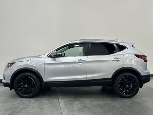 Used 2020 Nissan Rogue Sport SV FWD image 7
