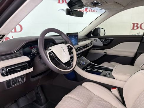 Used 2024 Lincoln Aviator Black Label AWD/4WD image 12