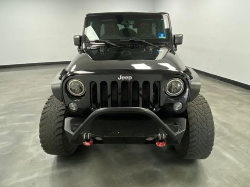 Used 2016 Jeep Wrangler Unlimited Rubicon w/ Connectivity Group AWD/4WD image 9