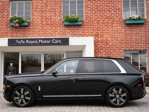 Certified 2023 Rolls-Royce Cullinan AWD/4WD image 3