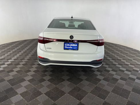 Used 2025 Volkswagen Jetta Sport FWD image 5