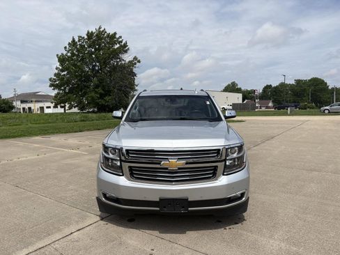 Used 2020 Chevrolet Suburban Premier AWD/4WD image 24