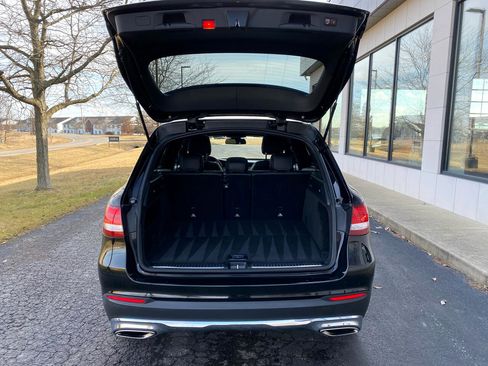 Used 2019 Mercedes-Benz GLC 300 4MATIC w/ Premium Package image 21