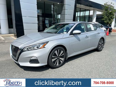 Used 2022 Nissan Altima 2.5 SV image 1