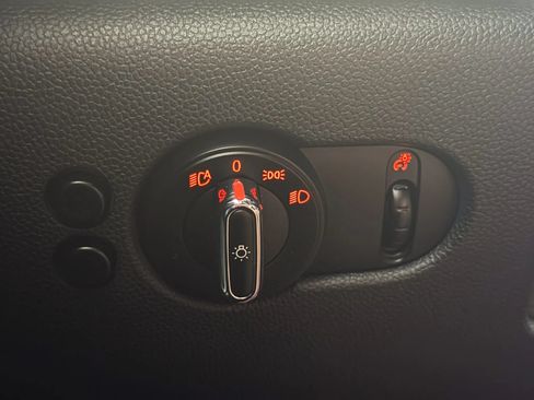 Used 2015 MINI Cooper 2-Door Hardtop FWD image 32