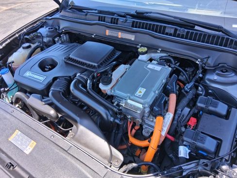 Used 2019 Ford Fusion SE FWD image 19