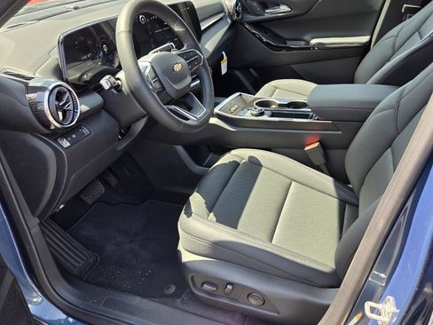 New 2026 Chevrolet Equinox LT w/ Convenience Package II FWD image 5