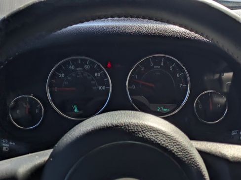 Used 2012 Jeep Wrangler Unlimited Sport image 27