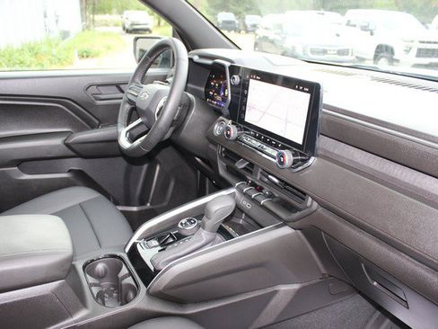 Used 2025 Chevrolet Colorado Trail Boss AWD/4WD image 18